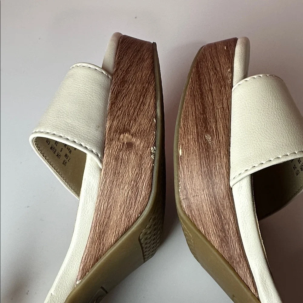 LifeStride Cream Platform Block Heel Sandals – Soft System Comfort size 7.5 M